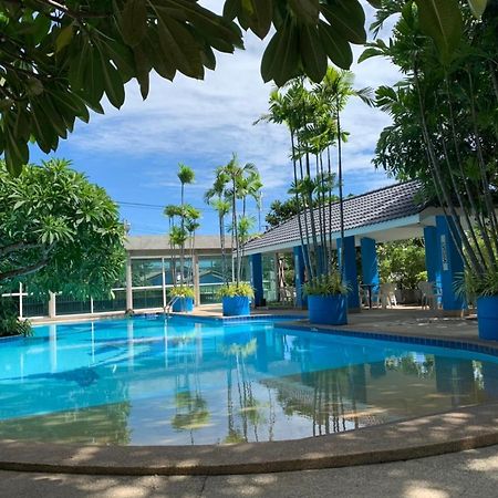 Blue Garden Resort Pattaya Джомтиен Бийч Екстериор снимка