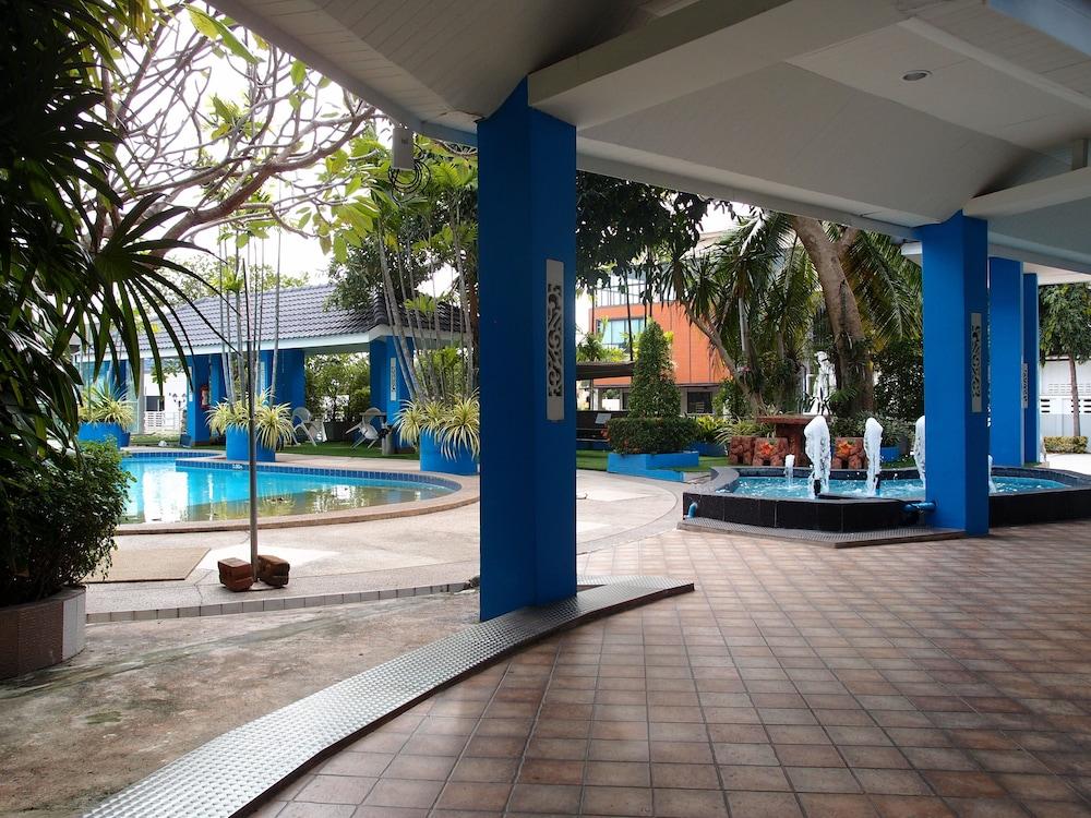 Blue Garden Resort Pattaya Джомтиен Бийч Екстериор снимка