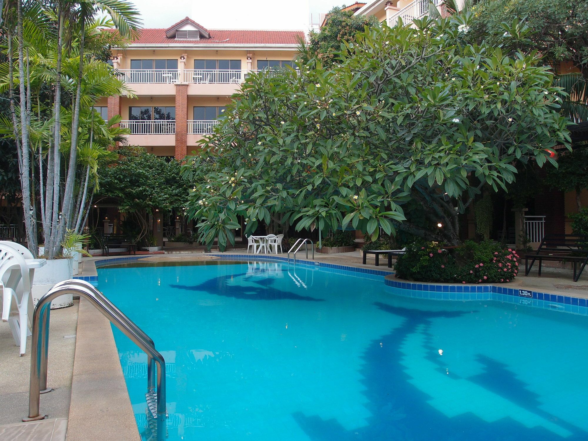 Blue Garden Resort Pattaya Джомтиен Бийч Екстериор снимка