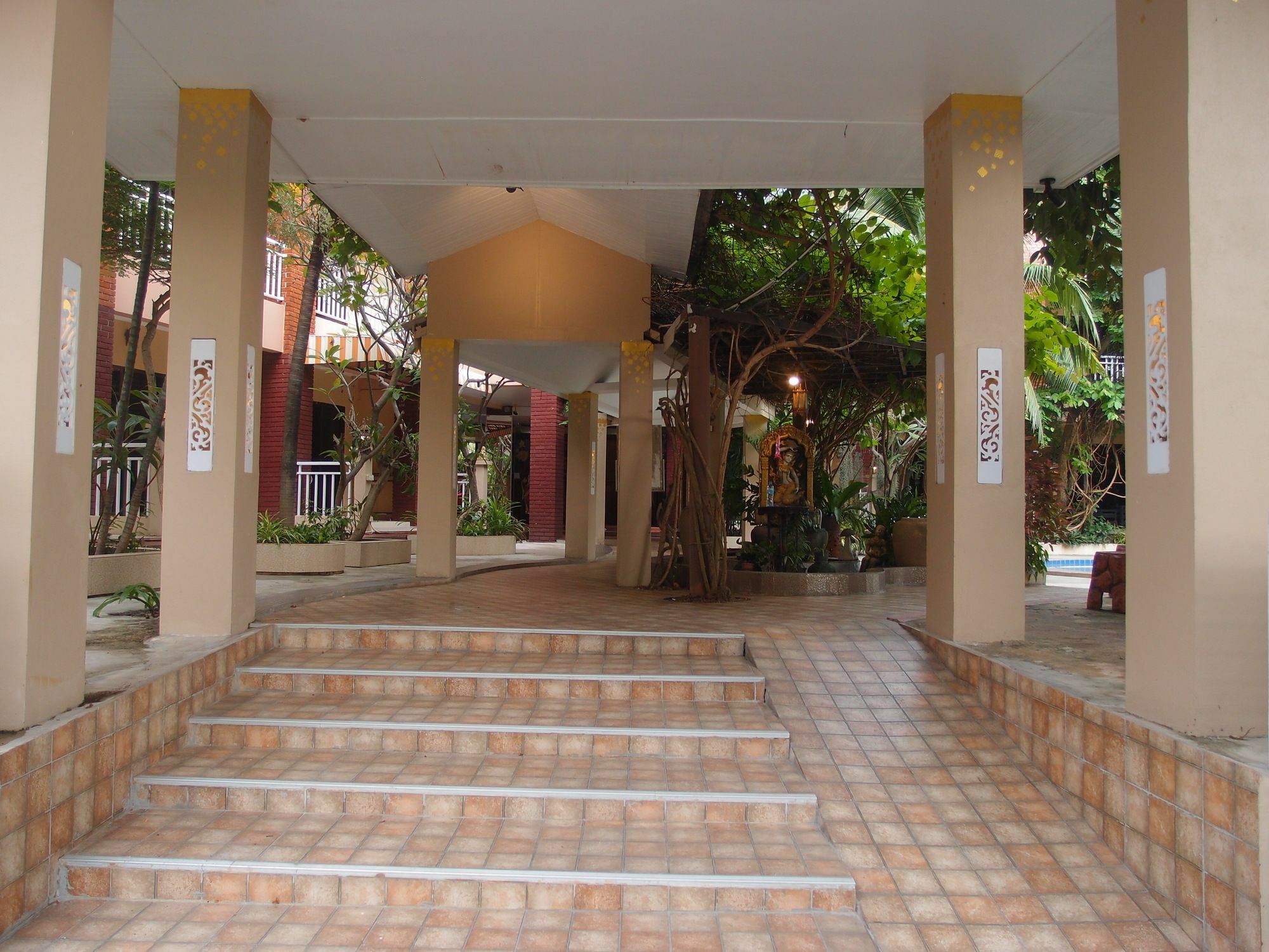 Blue Garden Resort Pattaya Джомтиен Бийч Екстериор снимка